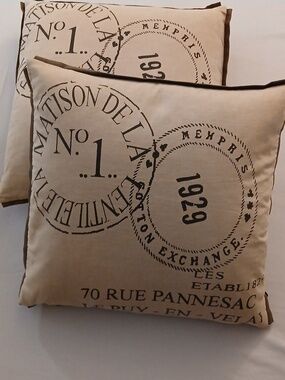 French Script Pillow Set